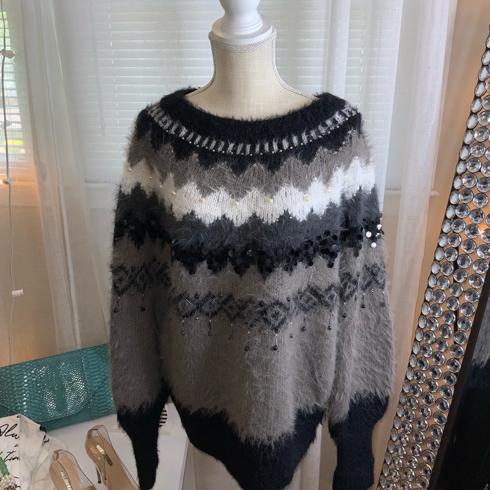 Wool/Cashmere Sweater - Picture 6 of 7